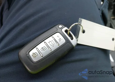 2011 Hyundai Sonata Limited z USA, uszkodzony, nr VIN 5NPEC4AC3BH258709